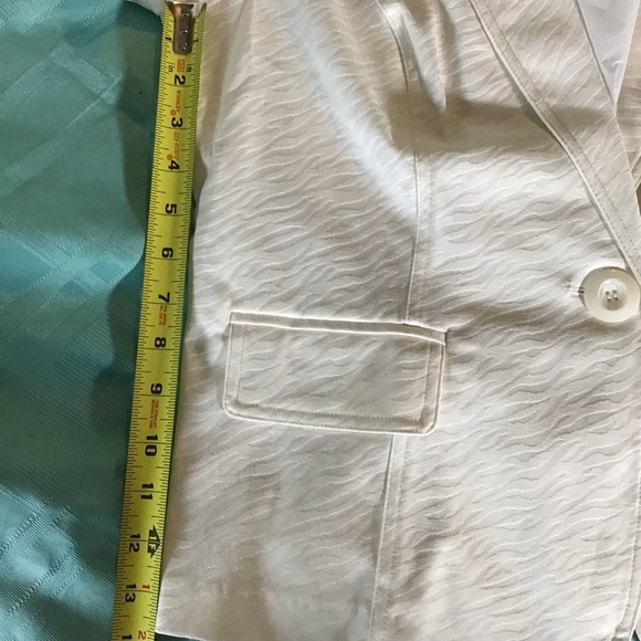 White Pants suit new with tags, breathable fabric - Picture 12 of 15